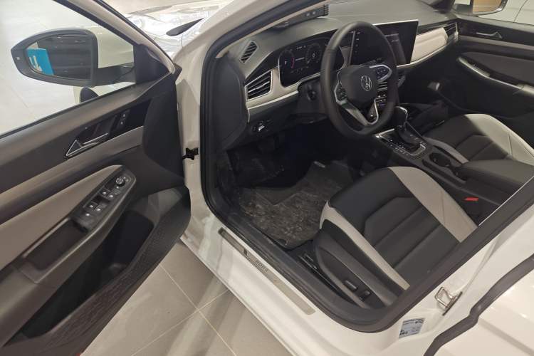 Used Volkswagen Bora 2024 300TSI DSG Prestige Edition