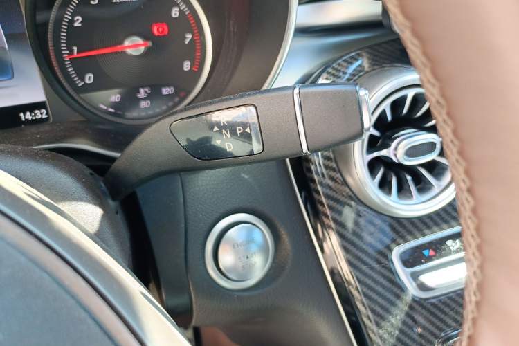 Used Mercedes-Benz GLC 2016 GLC 260 4MATIC Luxury Model