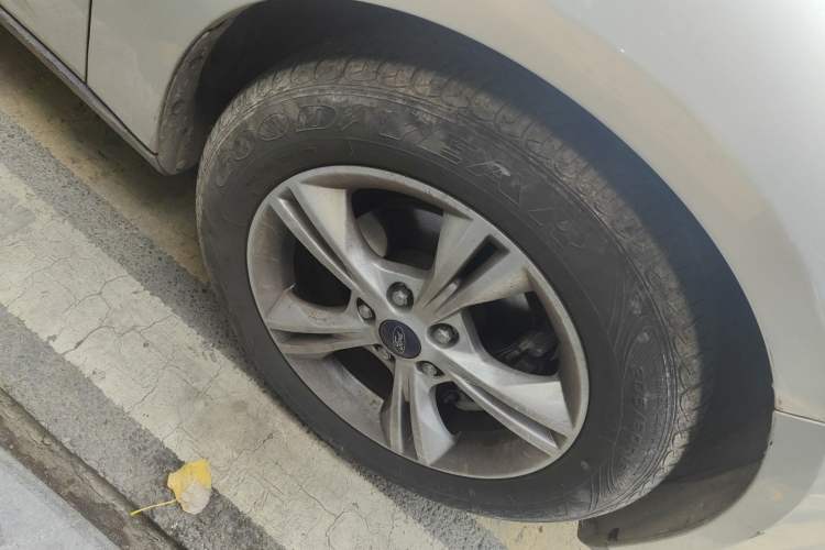 Used Ford Focus 2012 Sedan 1.6L Automatic Fashion Edition
