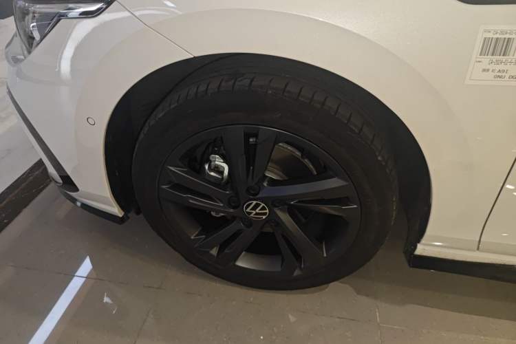 Used Volkswagen Golf 2023 Facelift 280TSI DSG R-Line Lite