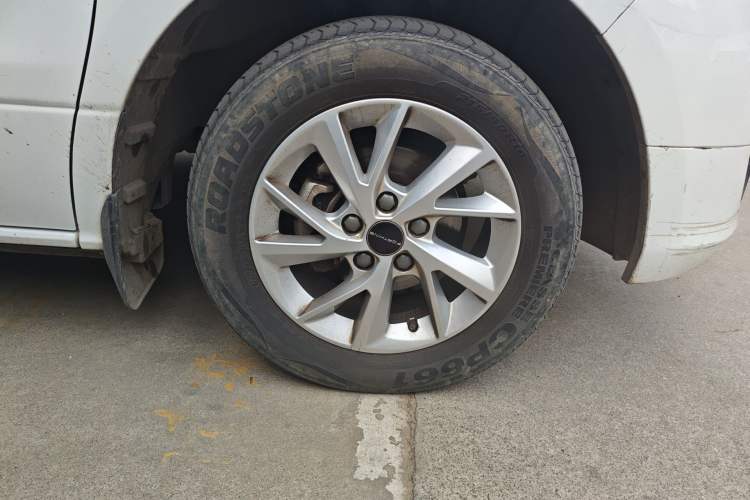 Used FORTHING Lingzhi PLUS 2021 2.0L Manual Luxury 7-Seater Right Front Wheel Hub