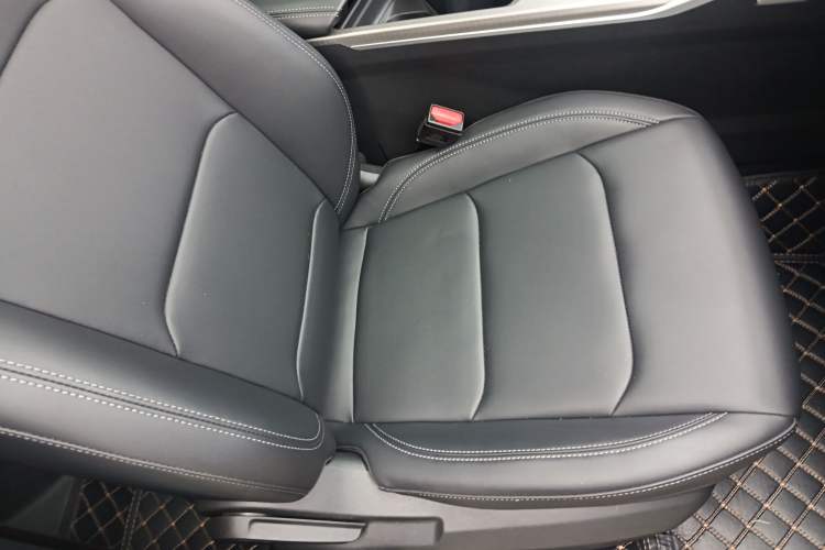 Used Geely Auto Emgrand 2025 4th Generation 1.5L CVT Luxury Version