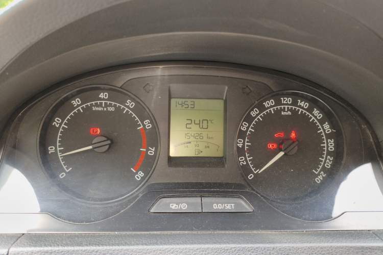 Used Skoda Rapid 2016 1.6L Manual Front-Wheel-Drive Version
