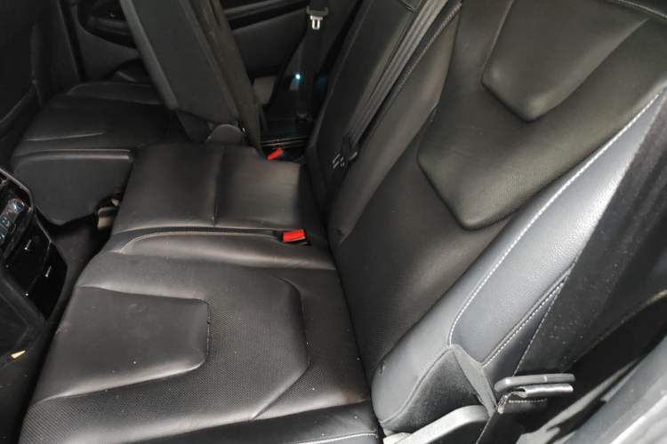 Used Ford Edge 2015 2.0T GTDi Four-Wheel Drive Prestige Model
