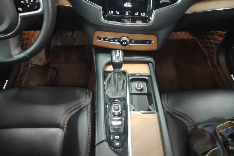 Used Volvo XC90 2018 T6 Zhiya Edition 7-seater Gear Lever