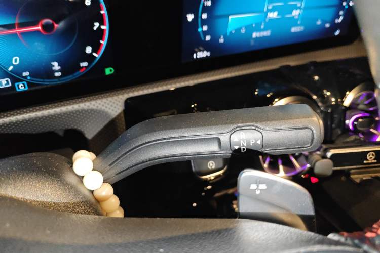 Used Mercedes-Benz CLA 2022 CLA 200 Shooting Brake Gear Lever