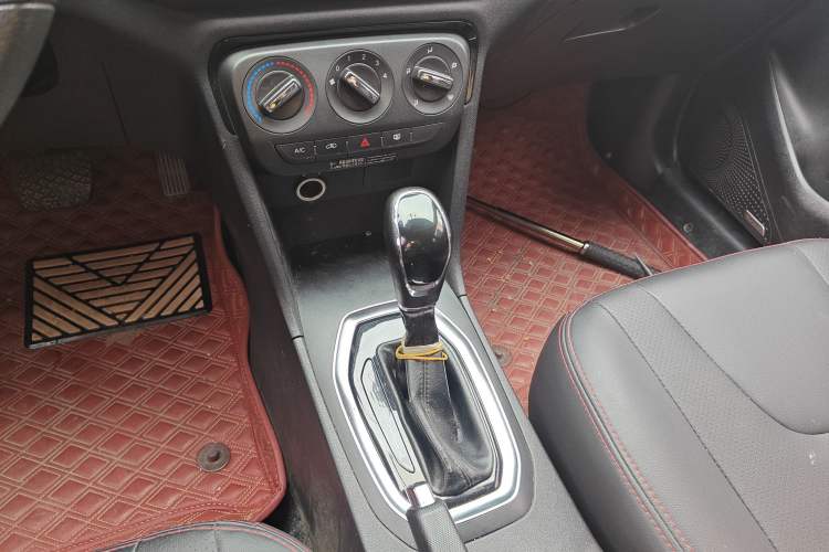 Used Chery Tiggo 3X 2018 1.5L Automatic Comfort Edition Gear Lever