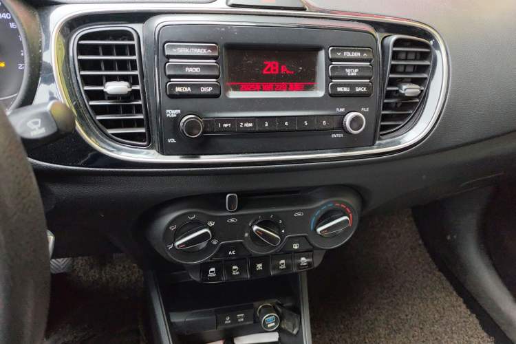 Used Kia Pegas 2017 1.4L Manual Value Edition Audio And AC Panel