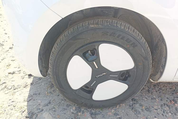 Used CHANGAN NEVO Lumin 2025 205 km Xiangqin Version Left Front Wheel Hub