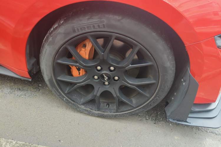 Used Ford Mustang 2019 2.3L EcoBoost Right Front Wheel Hub