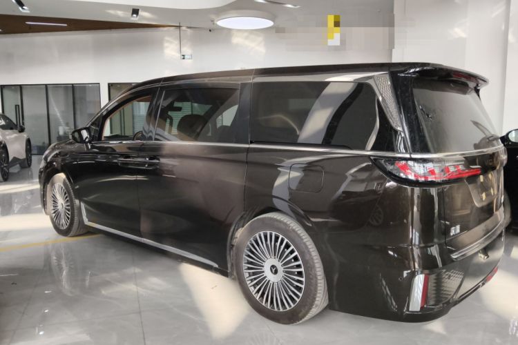 Used VOYAH Dream 2025 PHEV Four-Wheel-Drive Flagship Kunpeng Edition
