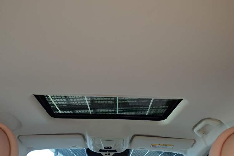 Used ORA Ballet Cat 2022 401 km Nutcracker Edition
