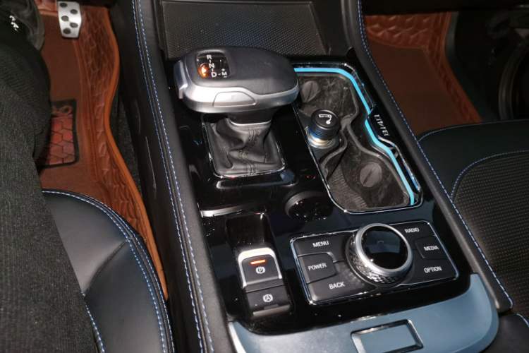 Used BAIC Off-Road BJ40 2023 2.0T Automatic Four-Wheel Drive Urban Hunter Edition Chivalrous Type
