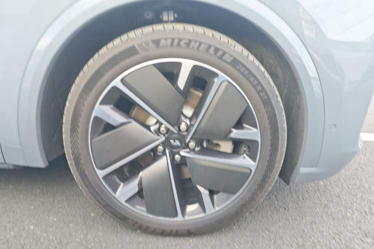 Used Li Auto L8 2025 Max Smart Refresh Edition
