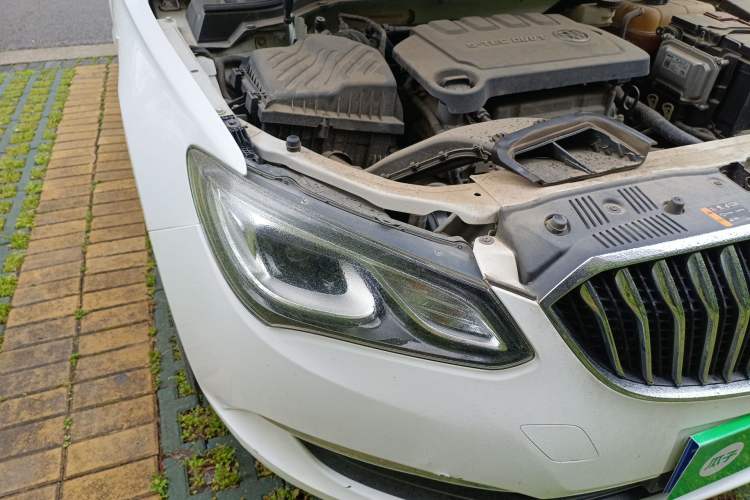 Used Buick GT 2017 15N Automatic Deluxe Edition Right Front Headlight