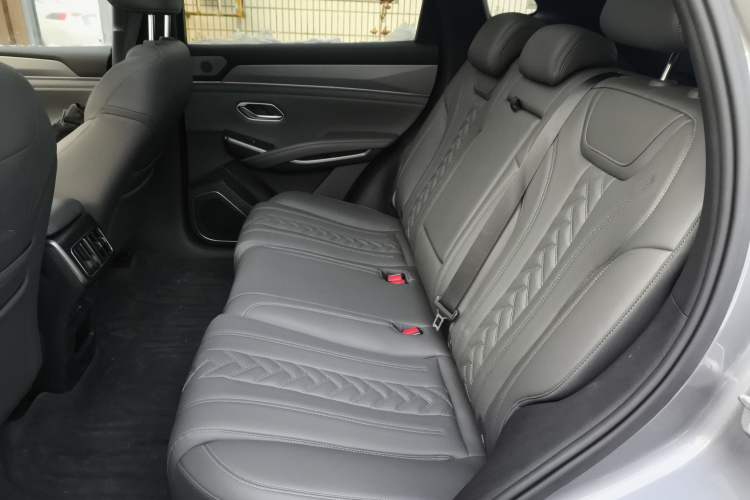 Used BYD Song L DM-i 2025 Intelligent Driving Version 112 km Beyond-Range Type
