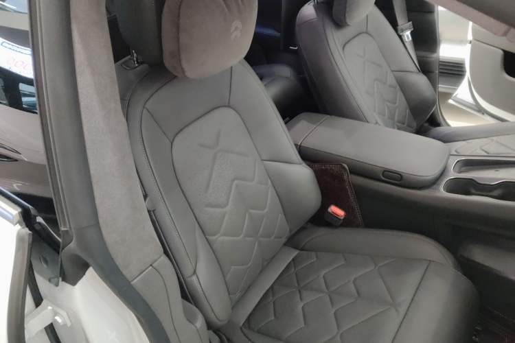 Used Nio ET7 2024 75 kWh Executive Signature Edition Right Front Seat