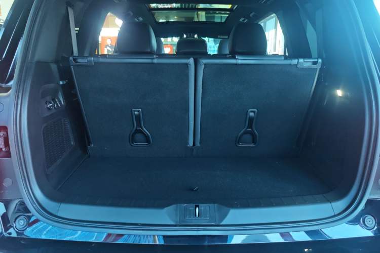 Used GAC Trumpchi GS8 2024 Linghang Series 2.0 TGDI Two-Wheel Drive Luxury Smart Connectivity Version Trunk