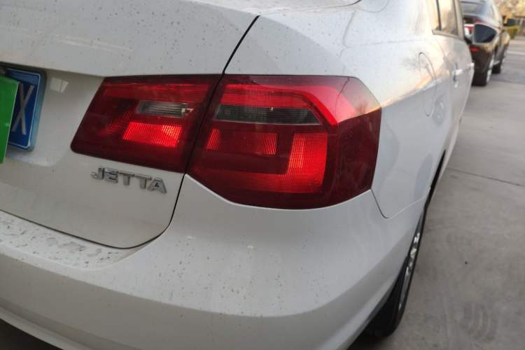 Used Volkswagen Jetta 2015 Value Edition 1.6L Manual Fashionable Style Exterior 3