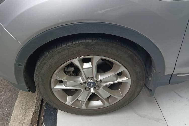 Used Ford Kuga 2015 2.0L GTDi Four-Wheel-Drive Sport Model
