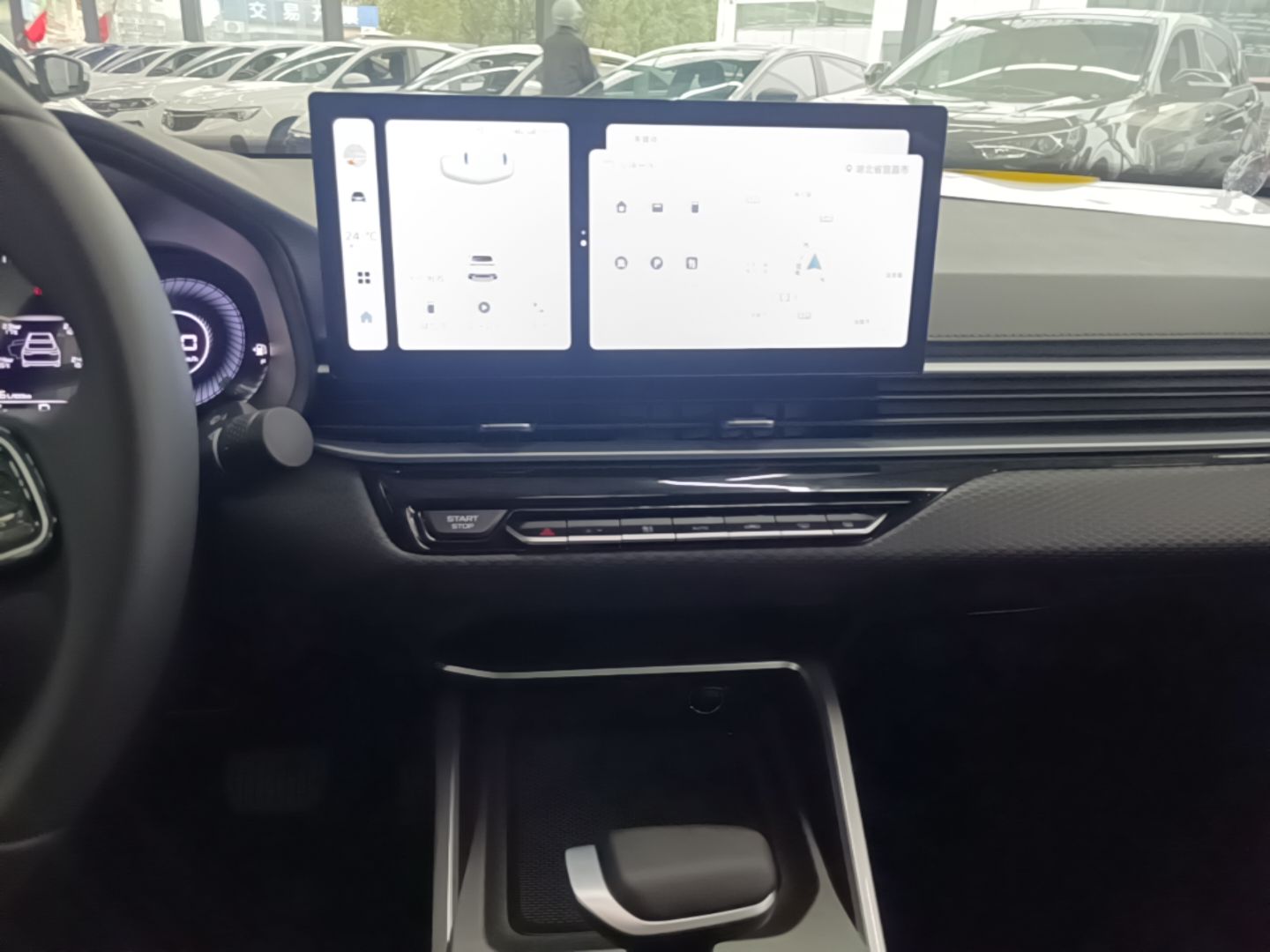 Geely Auto Emgrand 2025 4th Generation 1.5L CVT Luxury Version — снимка 15