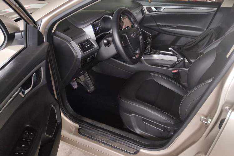 Used Geely Auto Emgrand GL 2017 1.8L Manual Elite Model Driver Seat