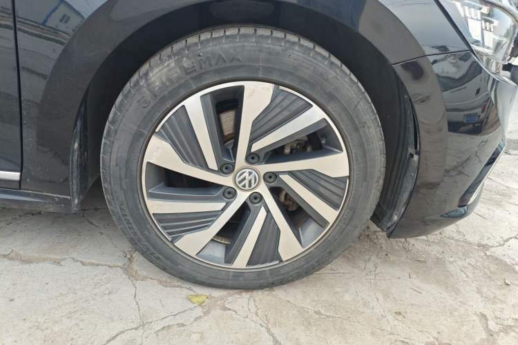 Used Volkswagen Passat New Energy 2020 430 PHEV Hybrid Elite Edition China VI Standard Right Front Wheel Hub