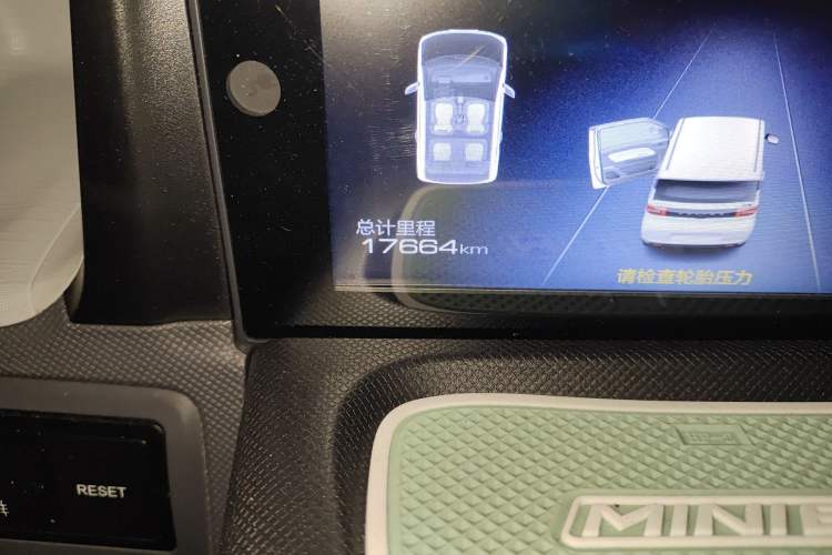 Used Wuling Hongguang MINIEV 2022 Macaron Fashion Model Lithium Iron Phosphate