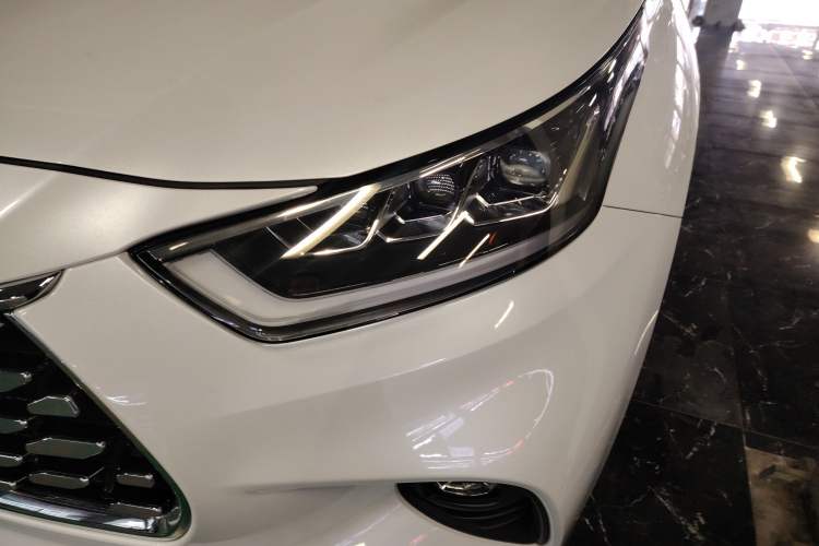 Used Toyota Highlander 2024 2.5L Smart e-Power Dual-Motor All-Wheel-Drive Supreme Edition – 7 Seats Left Front Headlight