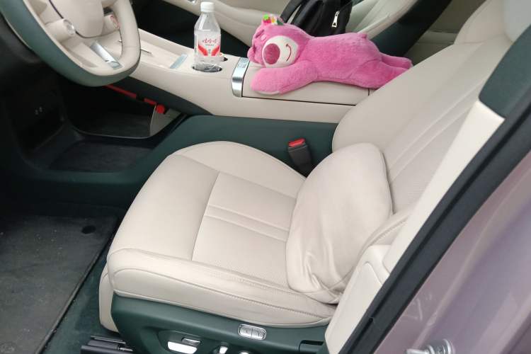 Used Xiaomi Auto YU7 2025 Ultra-Long Range Rear-Wheel Drive Version Left Front Seat