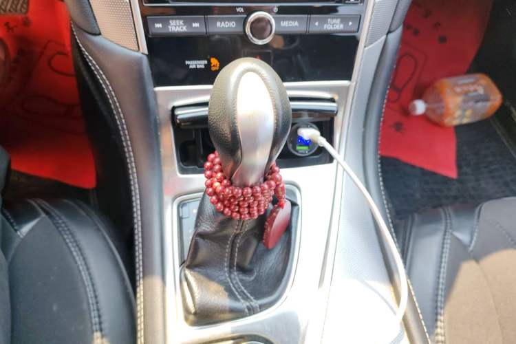 Used Infiniti Q50L 2016 2.0T Enjoyment Edition Gear Lever