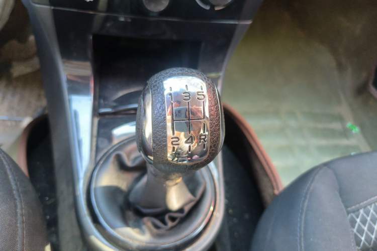 Used Citroen C-Quatre 2014 VTS Version 1.6L Manual - Premium Model Gear Lever