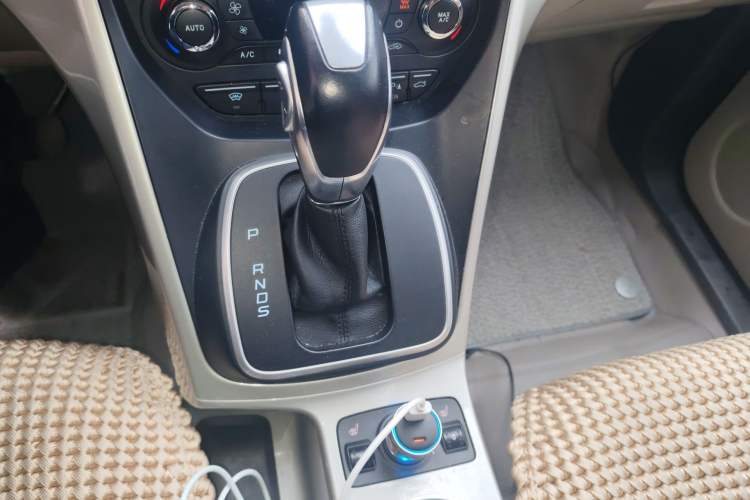 Used Ford Kuga 2013 2.0L GTDi Four-Wheel Drive Premium Model Gear Lever