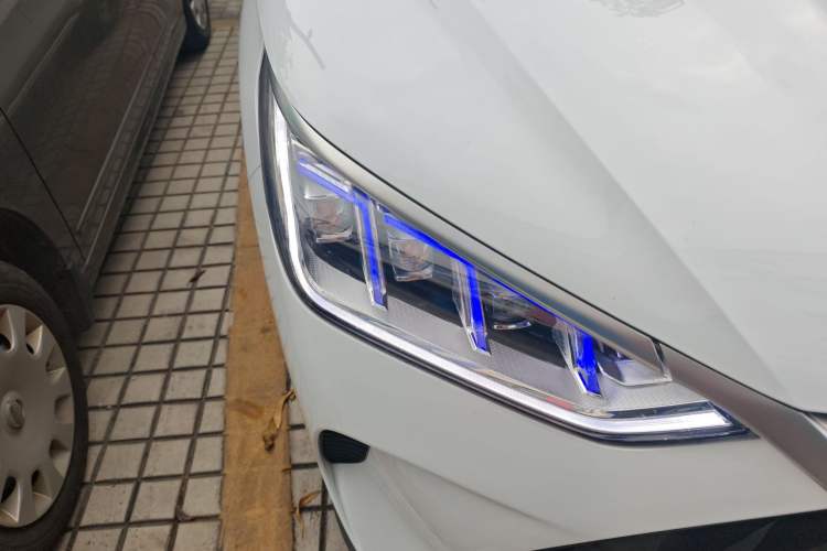 Used BYD Song PLUS New Energy 2021 DM-i 51KM Prestige Model Right Front Headlight