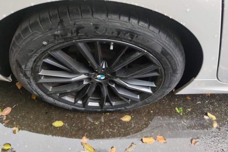 Used BMW 3 Series 2023 325i M Sport Night Edition Package Right Rear Wheel Hub