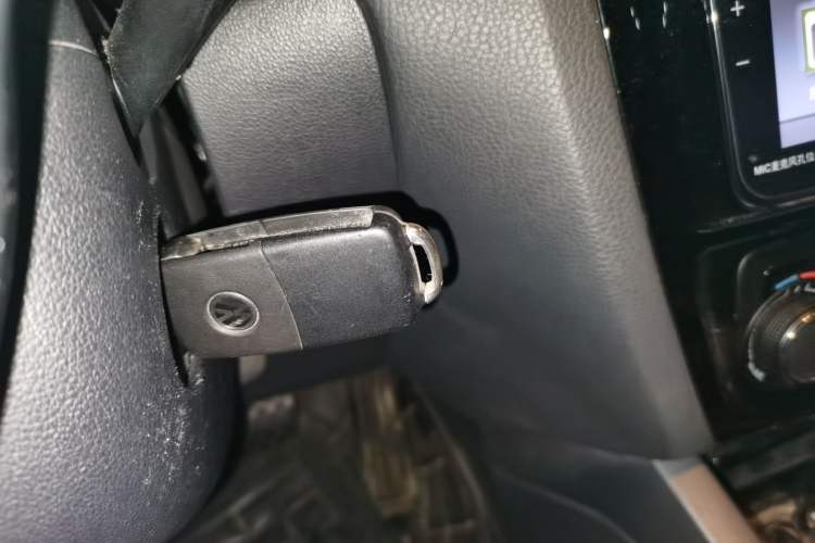 Used Volkswagen Sagitar 2015 230TSI Automatic Comfort Version
