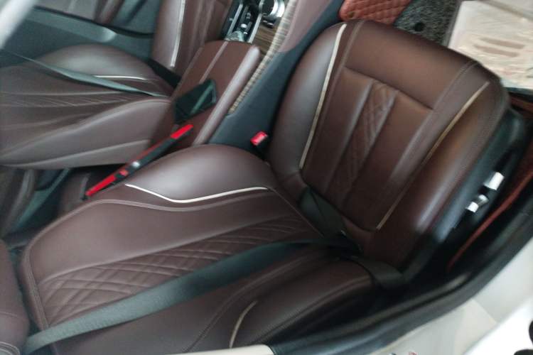 Used BMW 5 Series 2019 530Li Leading Model Luxury Package Right Front Seat