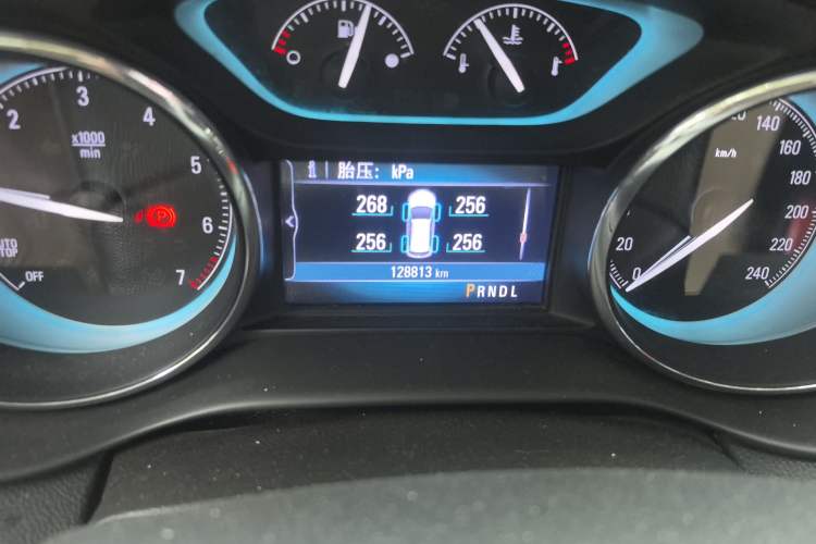 Used Buick Envision 2017 20T Two-Wheel Drive Elite Version Odometer Close Up