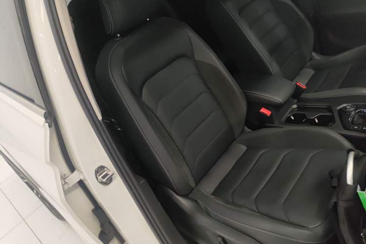 Used Volkswagen Tiguan L 2021 380TSI Automatic All-Wheel Drive R-Line Comfort Plus 7-Seater Right Front Seat