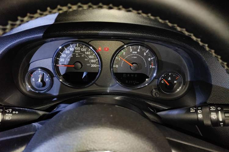 Used Jeep Wrangler 2014 3.0L Sahara Four-Door Edition Instrument Cluster