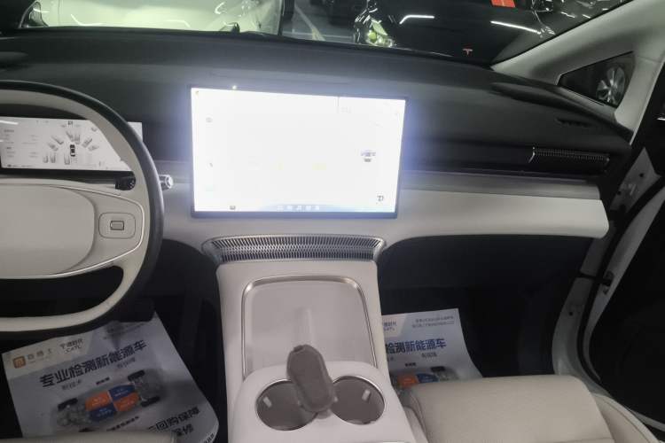 Used XPeng X9 2024 702 Ultra-Long Range Max