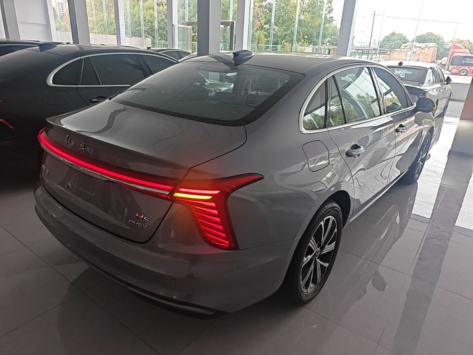 Hongqi H5 PHEV 2025 170 Super Hybrid Version — снимка 6