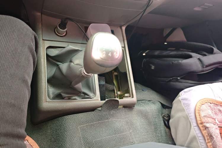 Used Jinbei Hiace 2016 2.0L Express Series Standard Version V19
