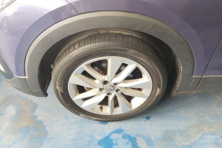 Used Volkswagen T-Cross 2020 280TSI DSG Comfort Edition Left Front Wheel Hub