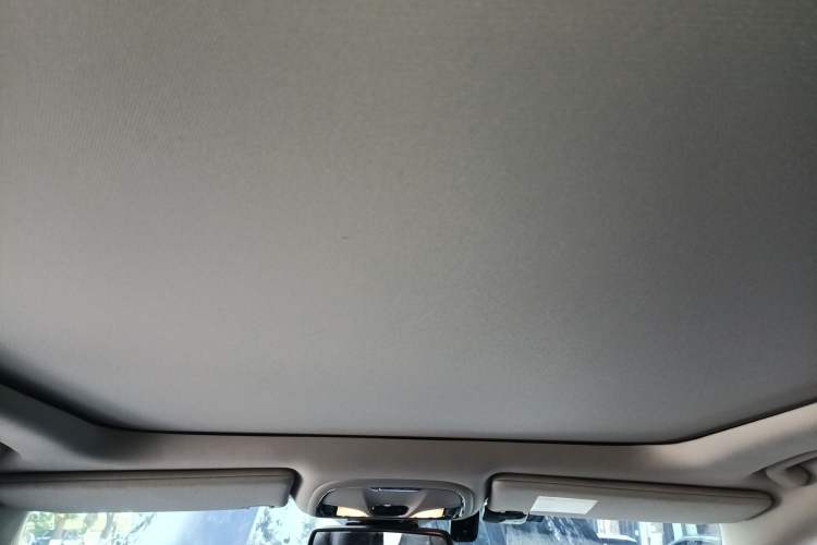 Used Jeep Cherokee 2020 2.0L Two-Wheel Drive Classic Sports Edition Headliner