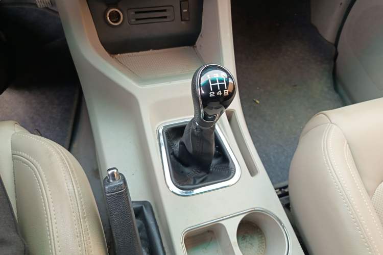 Used FORTHING Lingzhi 2018 M5L 1.6L 7-Seater Luxury Model Gear Lever