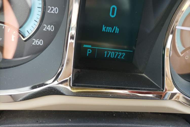 Used Buick LaCrosse 2011 2.4L SIDI Elegant Edition Odometer Close Up