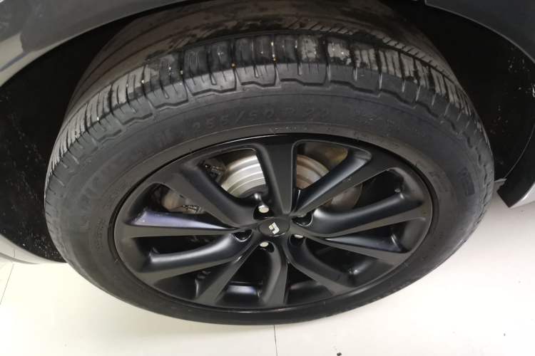 Used Li Auto ONE 2020 Extended-Range 6-Seater Version Right Rear Wheel Hub