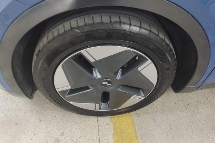 Used ONVO L60 2024 60 kWh Rear-Drive Version