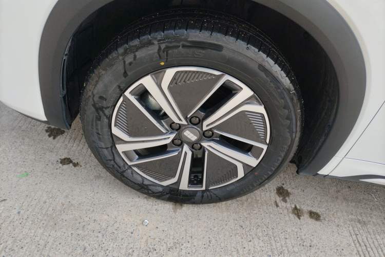 Used Geely Galaxy Galaxy Xingjian 7 EM-i 2025 120km Exploration+ Version